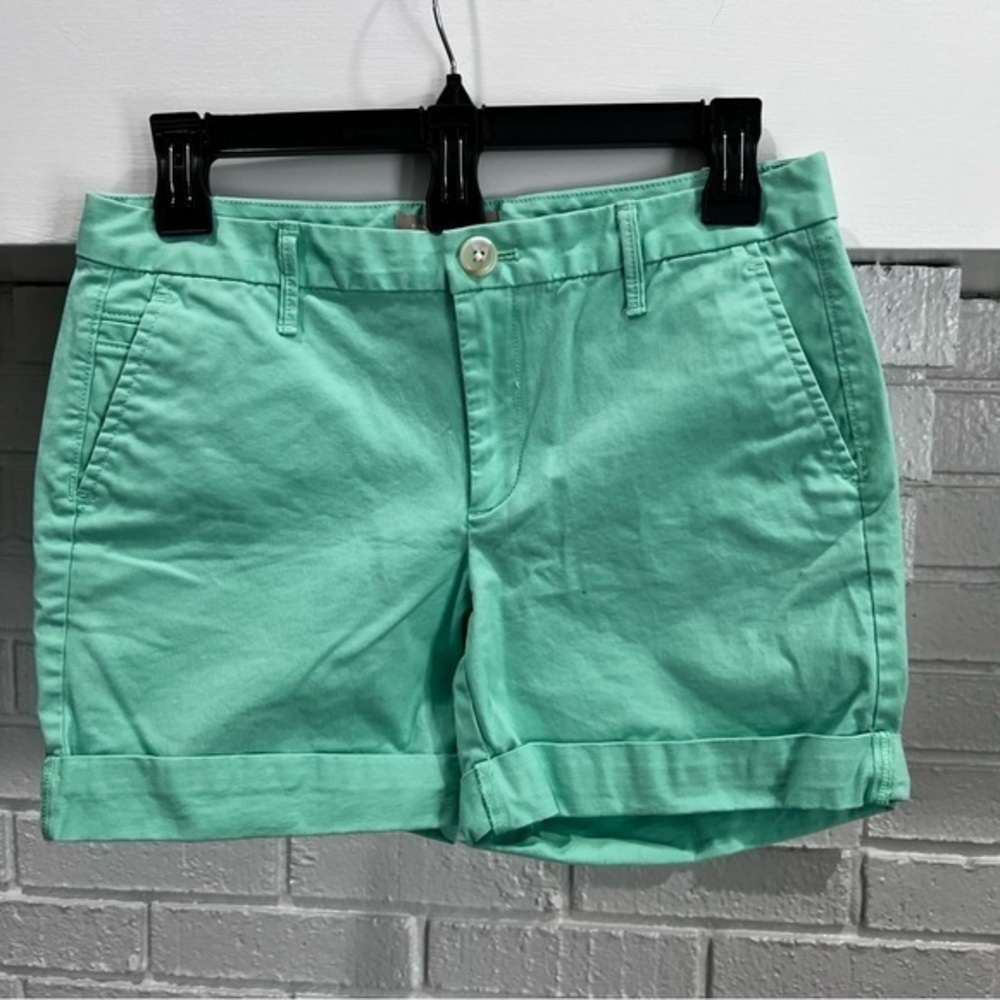 Banana Republic Green Shorts Size 0. EUC Cotton and Spandex. Cuffed